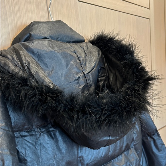 Stylish Black Women's Puffer Coat - Picture 6 of 8